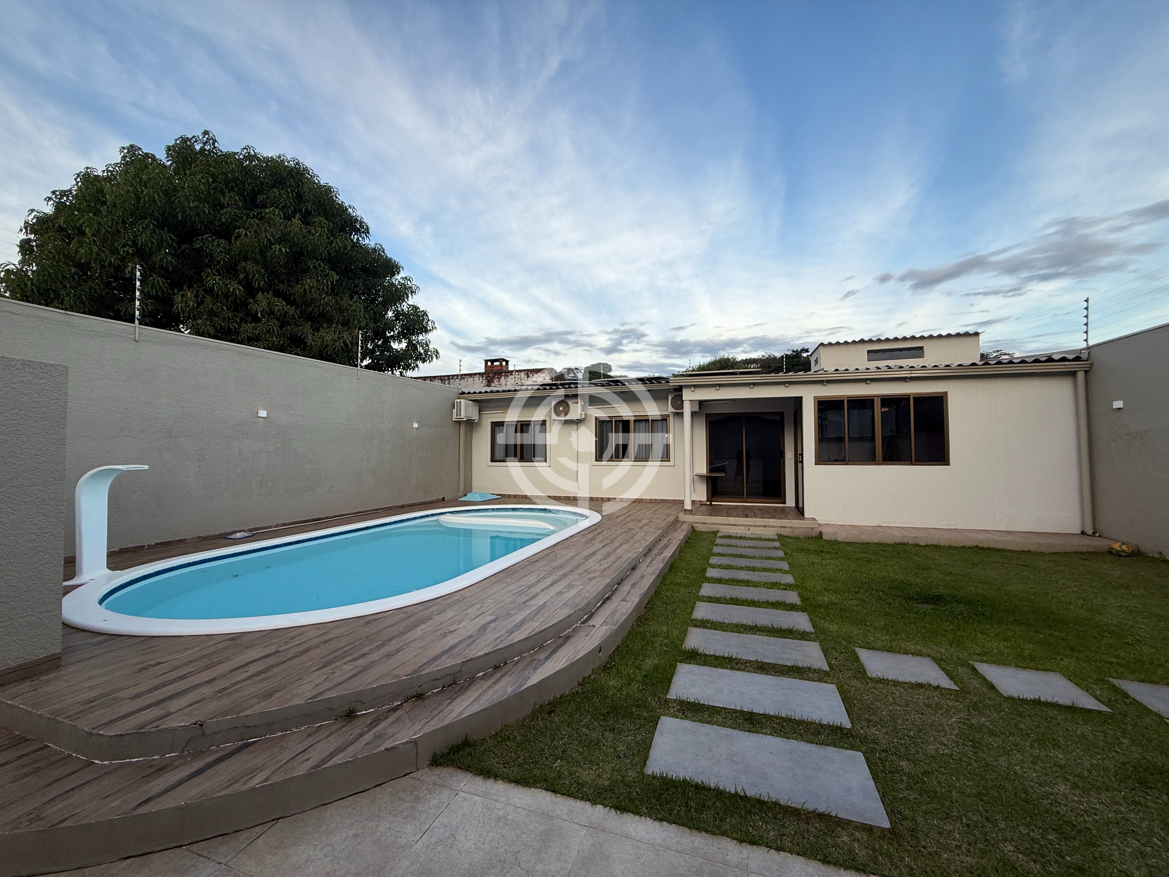 Casa com 4 dormitórios à venda, 278 m² por R$ 1.295.000,00 - Vila Yolanda - Foz do Iguaçu/PR