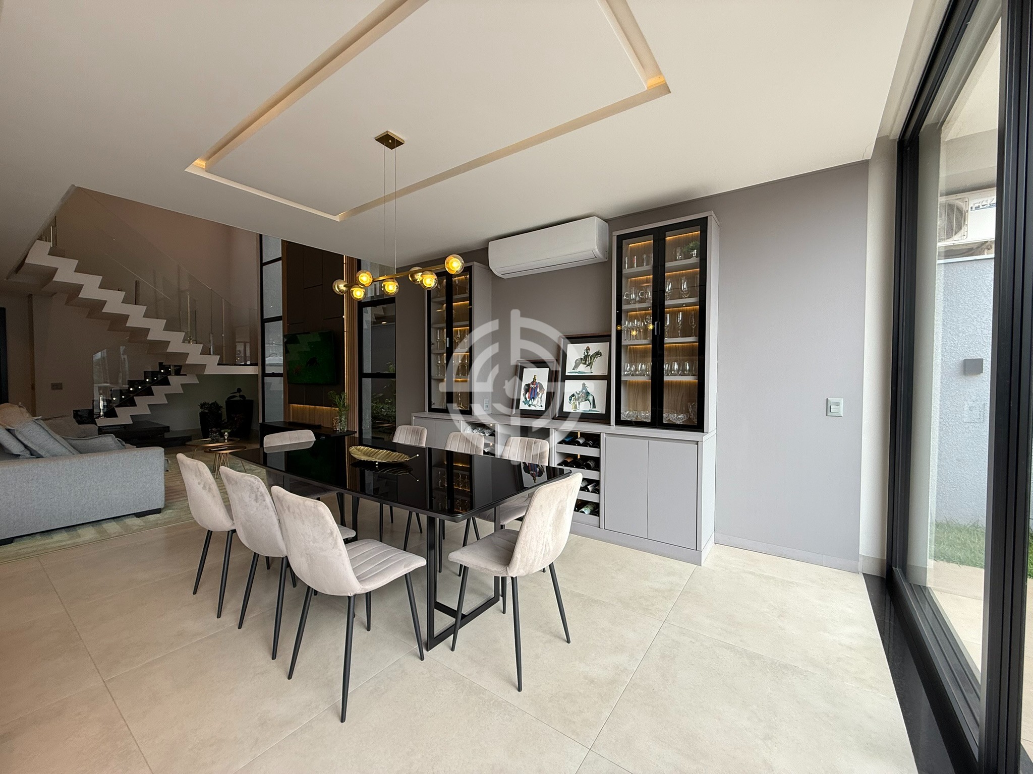 Sobrado com 2 suítes e 2 dormitórios à venda, 243 m² por R$ 2.300.000,00 - Condomínio Residencial Safira - Foz do Iguaçu/PR