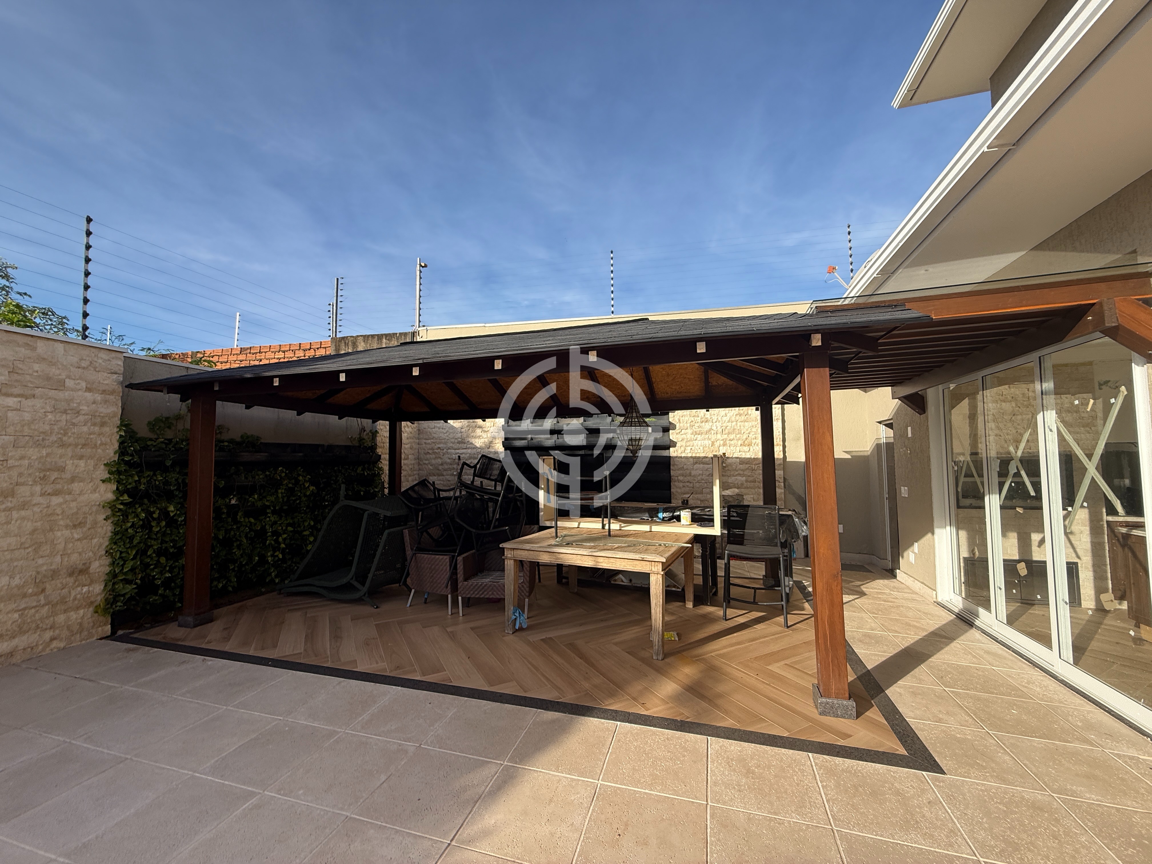 Sobrado à venda 4 suítes - 434,60 m² por R$ 4.500.000,00 - Condomínio Horizontal Fechado Izadora Residencial Parque - Foz do Iguaçu/PR