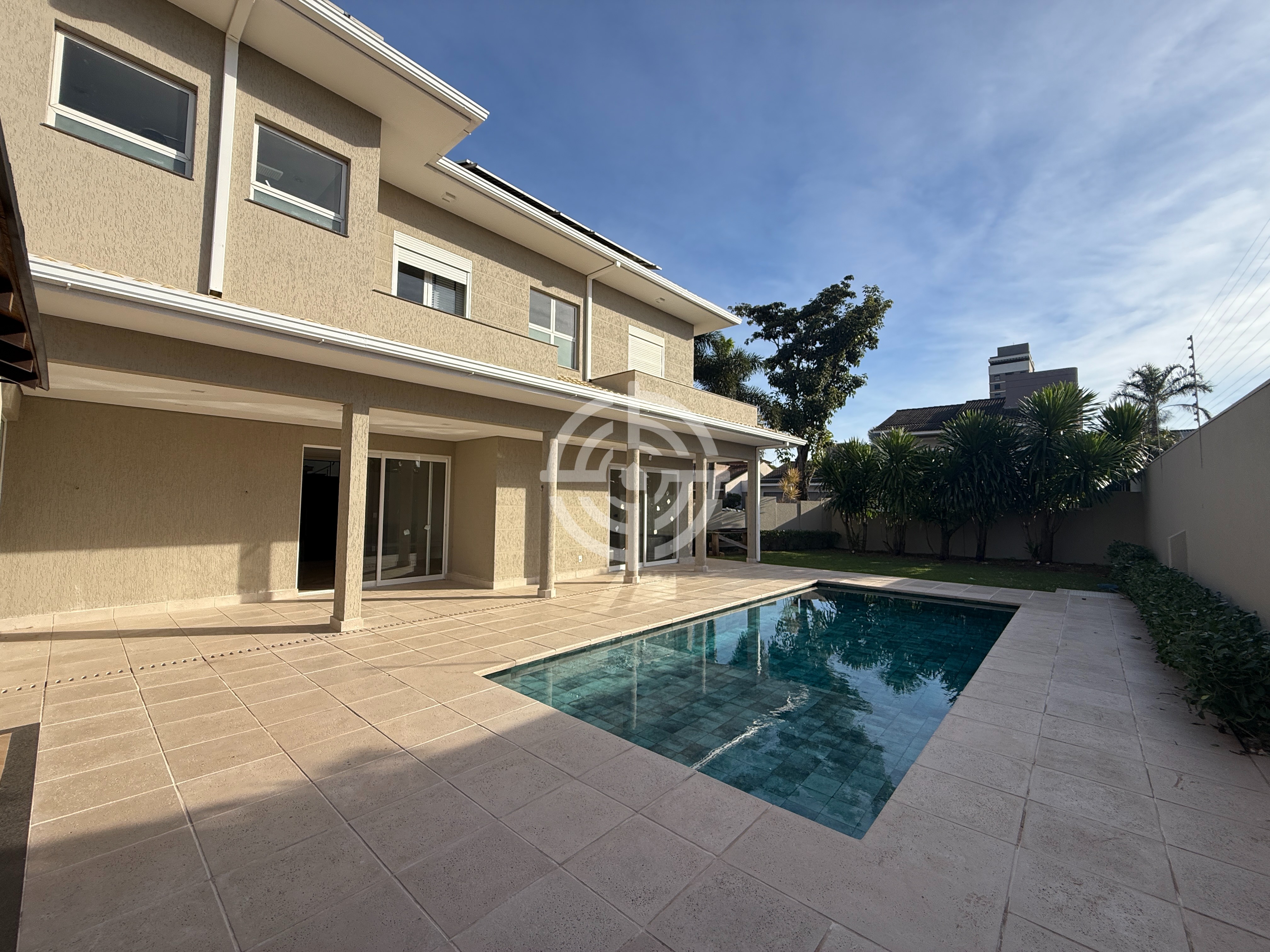 Sobrado à venda 4 suítes - 434,60 m² por R$ 4.500.000,00 - Condomínio Horizontal Fechado Izadora Residencial Parque - Foz do Iguaçu/PR