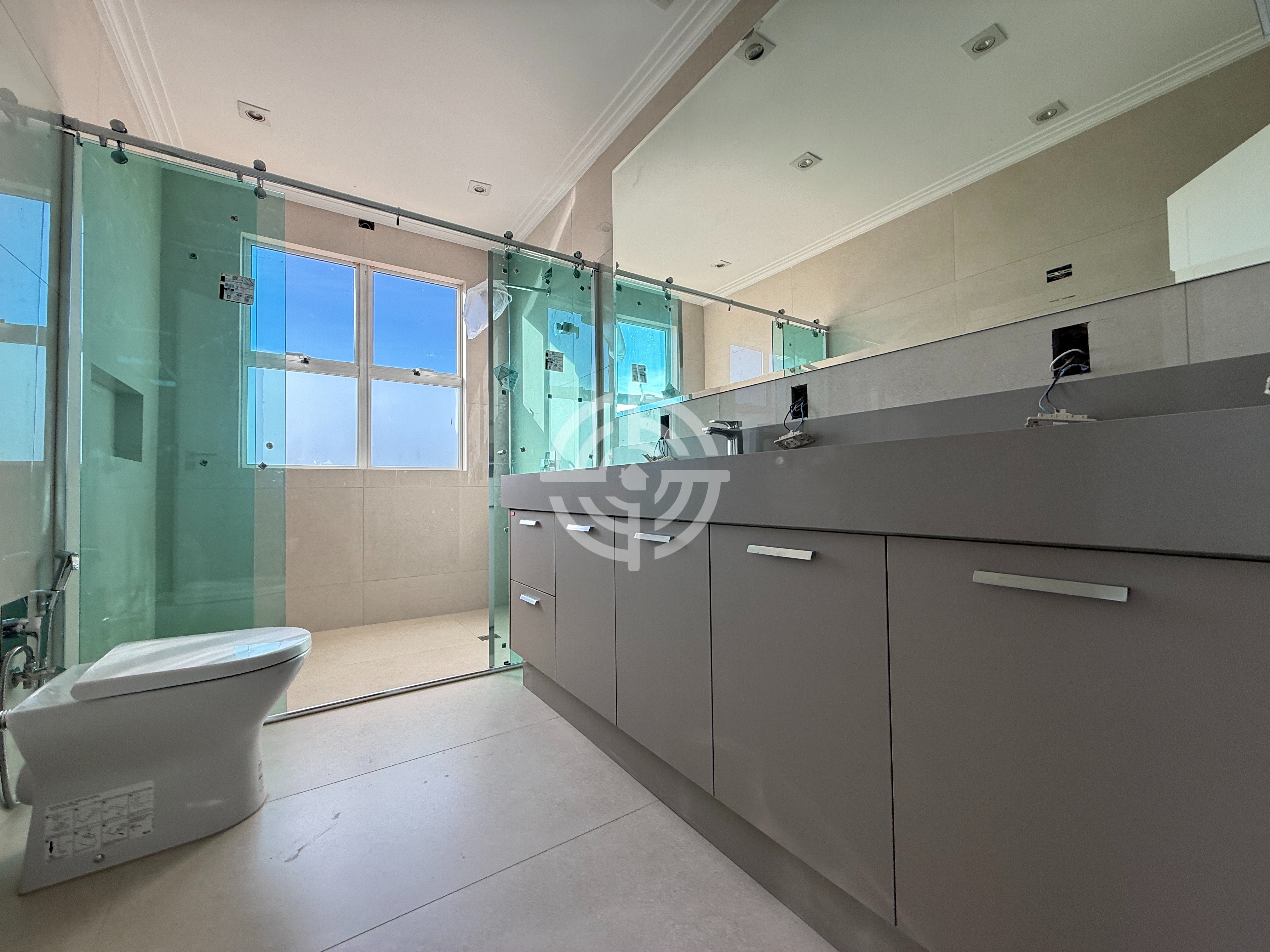 Sobrado à venda 4 suítes - 434,60 m² por R$ 4.500.000,00 - Condomínio Horizontal Fechado Izadora Residencial Parque - Foz do Iguaçu/PR