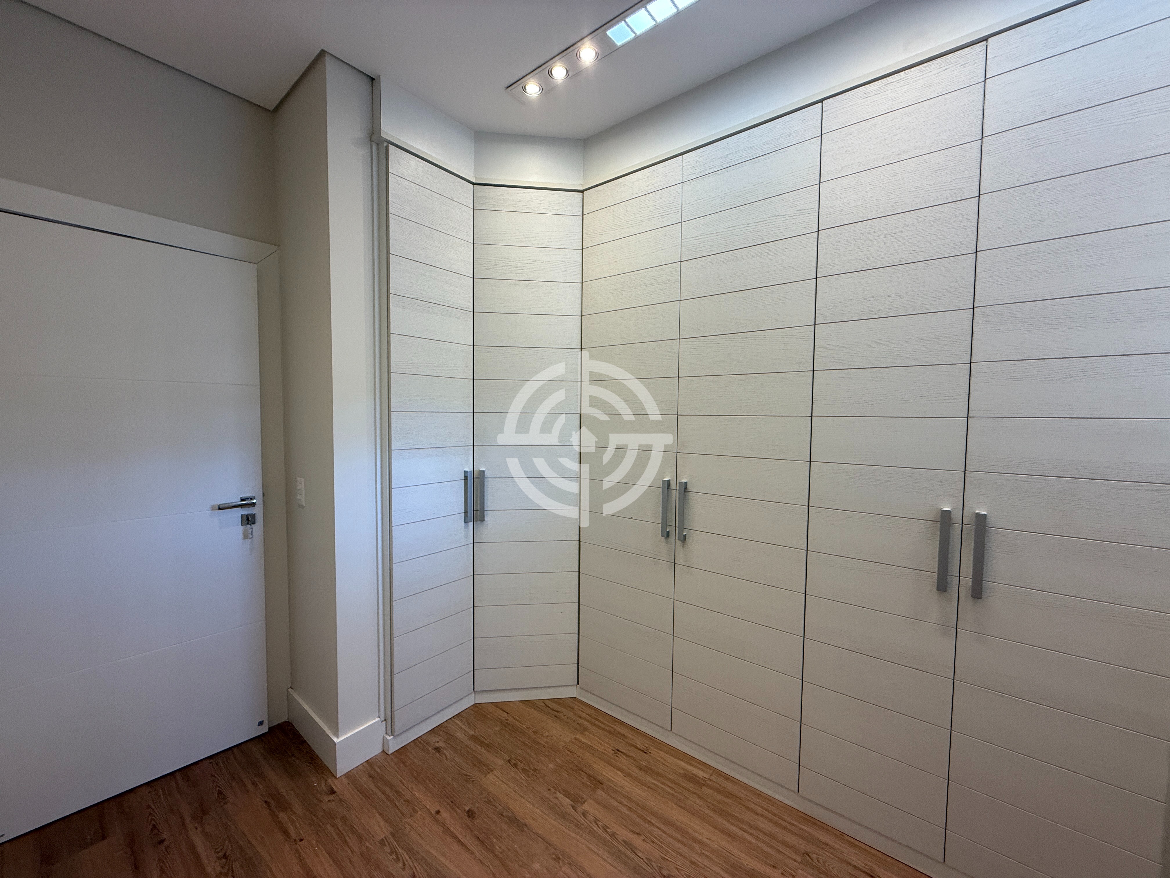 Sobrado à venda 4 suítes - 434,60 m² por R$ 4.500.000,00 - Condomínio Horizontal Fechado Izadora Residencial Parque - Foz do Iguaçu/PR