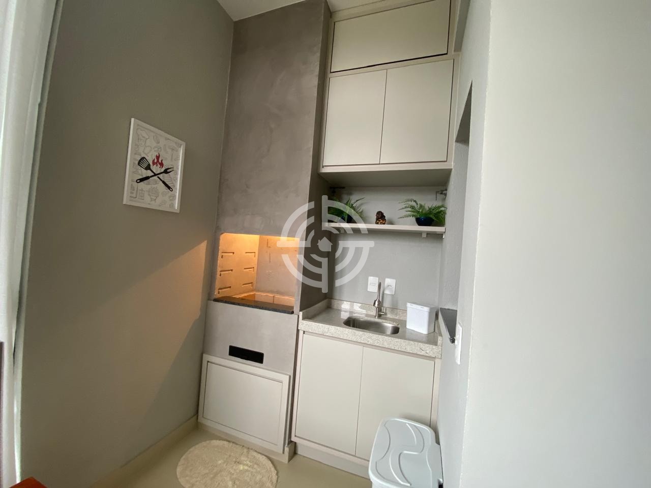 Apartamento novo mobiliado a venda na Av. Tacredo Neves 
