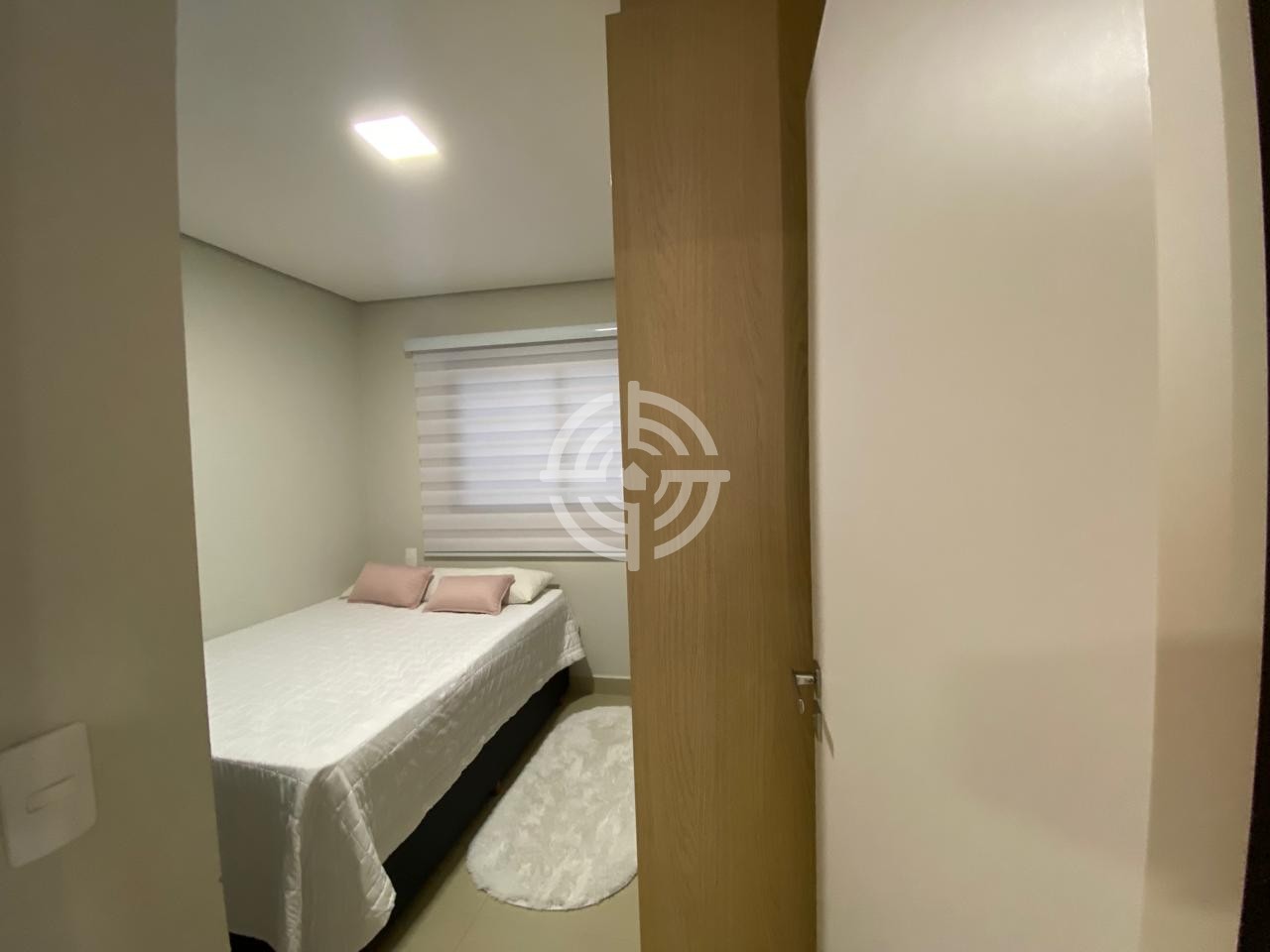 Apartamento novo mobiliado a venda na Av. Tacredo Neves 