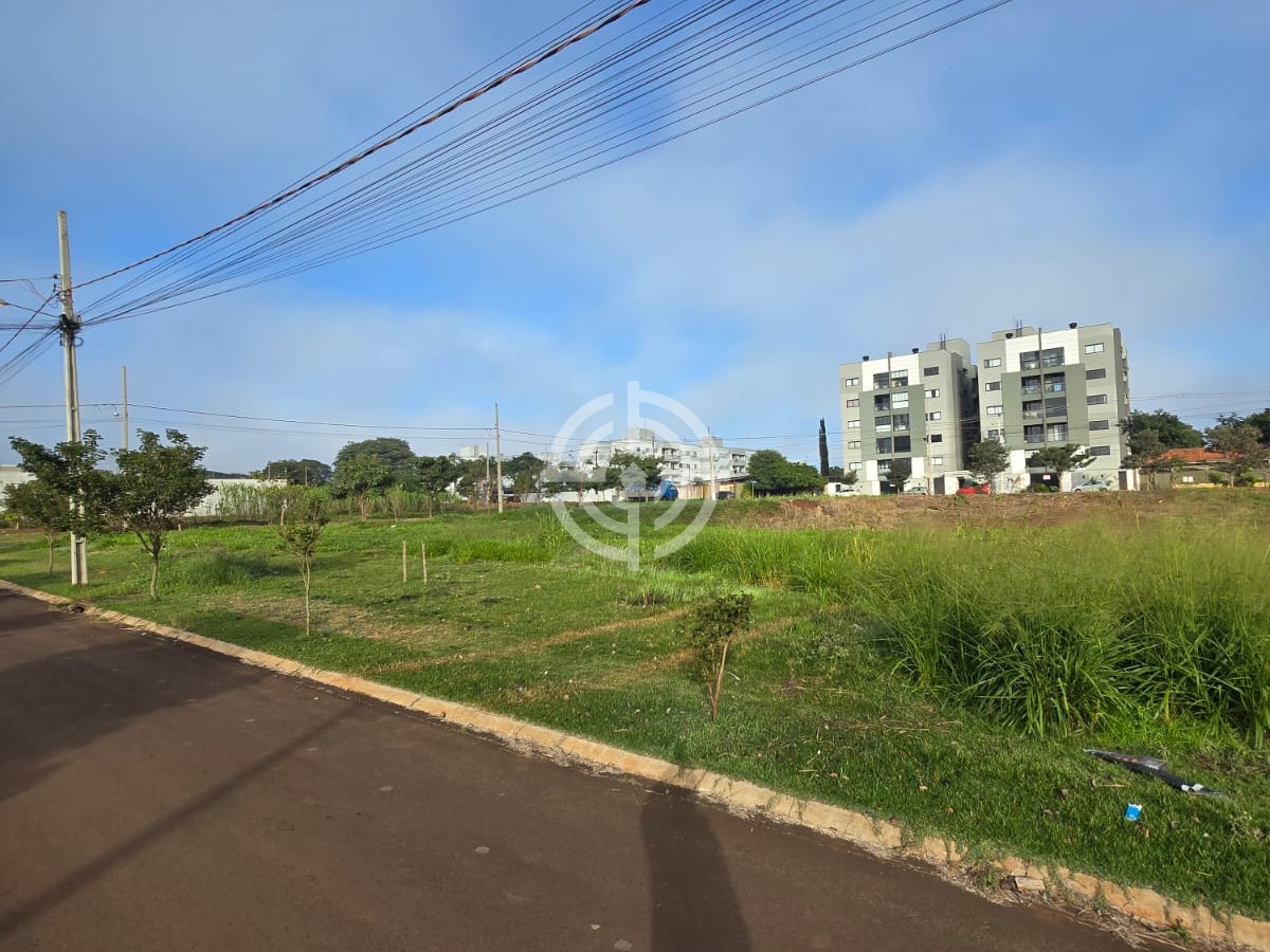Terrenos de 351m² no Jardim Ipe IV