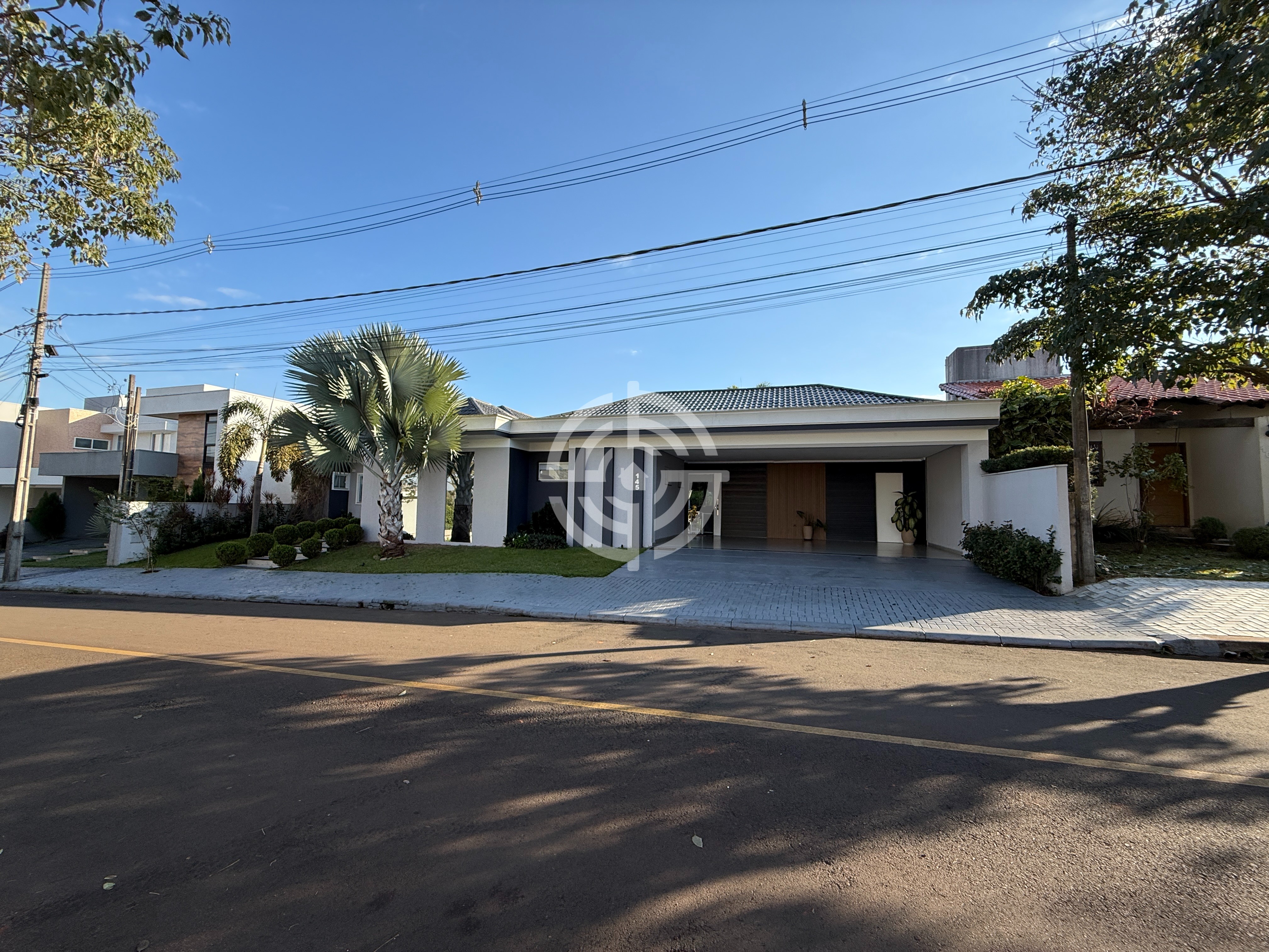 Casa com `5 dormitórios à venda, 440 m² por R$ 2.300.000,00 - Condomínio Residencial Dom Olívio - Foz do Iguaçu/PR