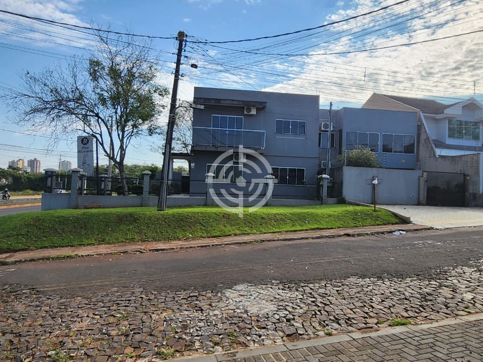 01 Prédio comercial e residencial localizado na Av. General Meira, Jardim Social, em Foz do Iguaçu/PR.