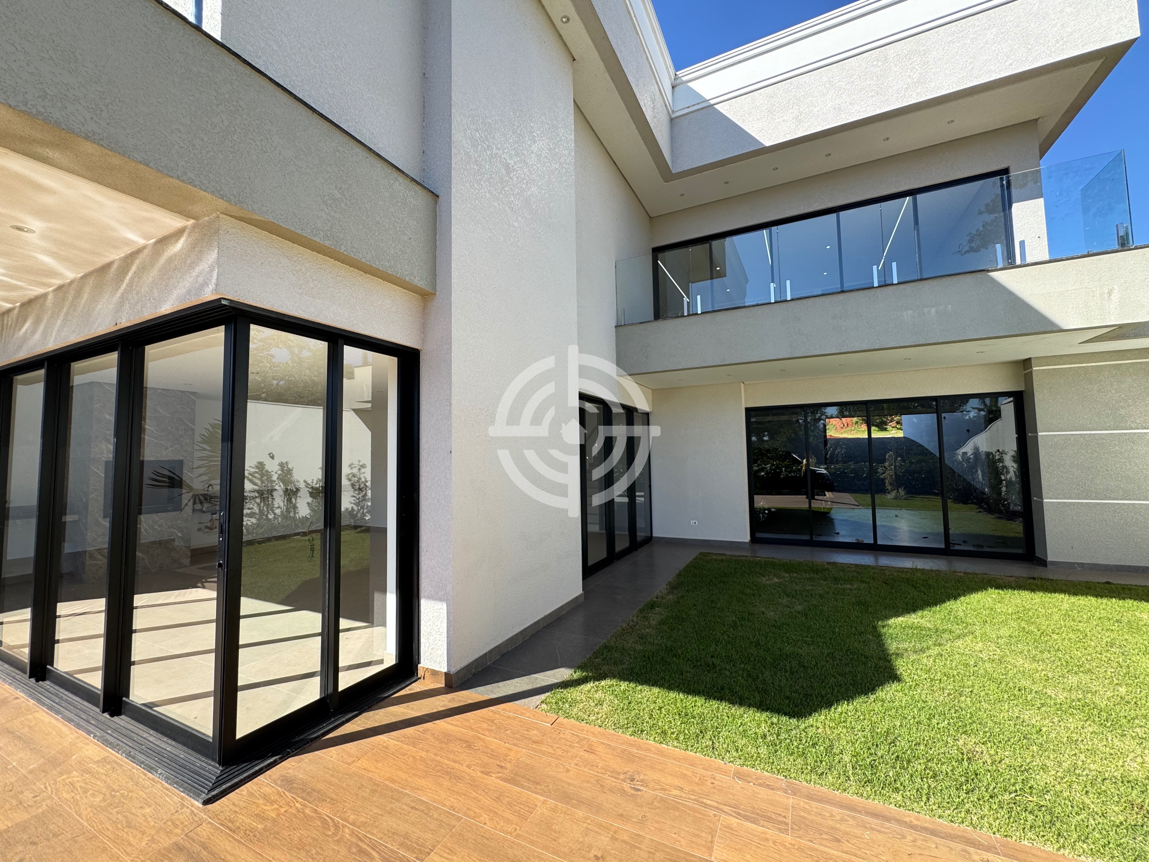 Casa a venda condomínio residencial Esmeralda 