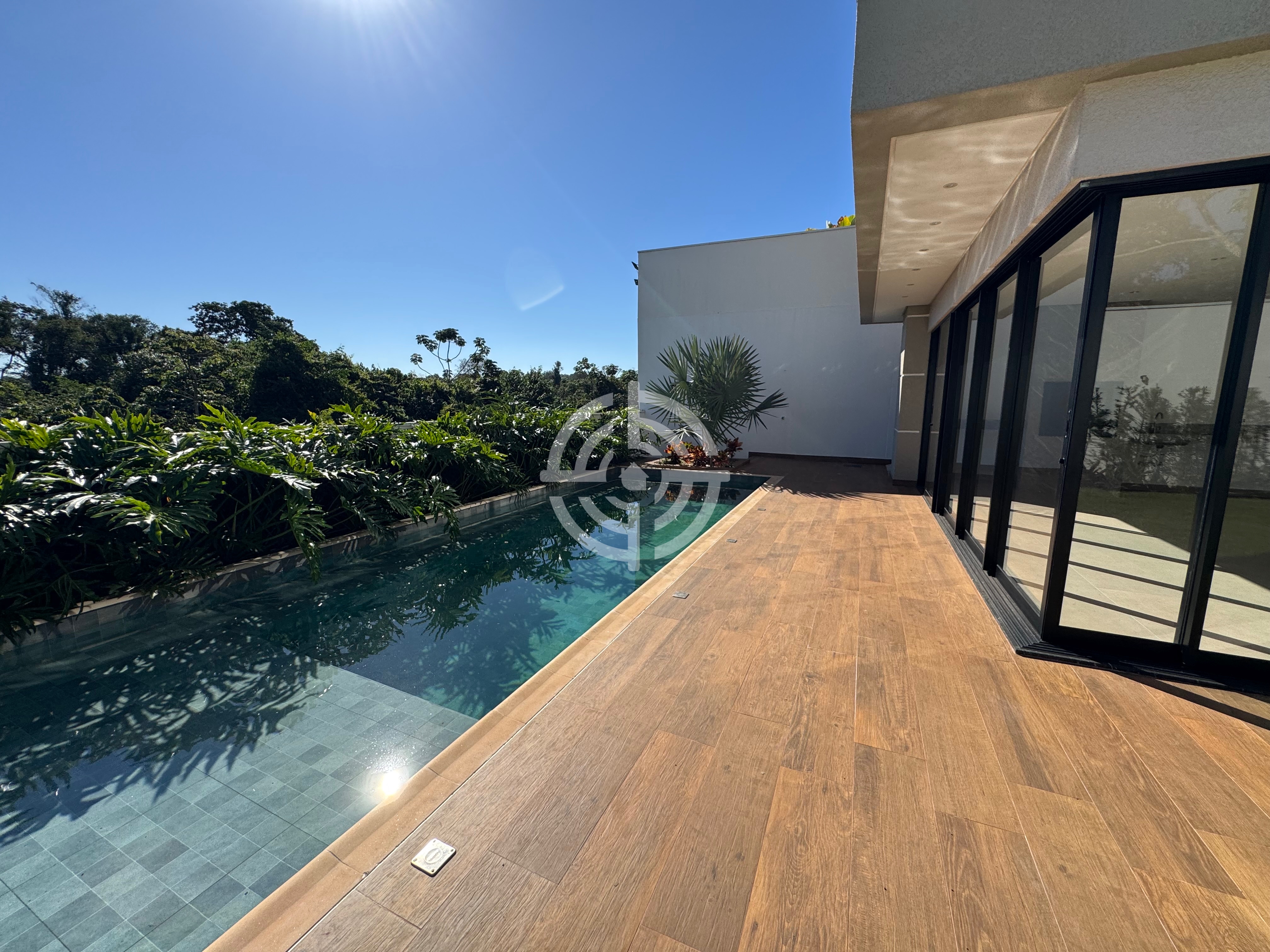 Casa a venda condomínio residencial Esmeralda 