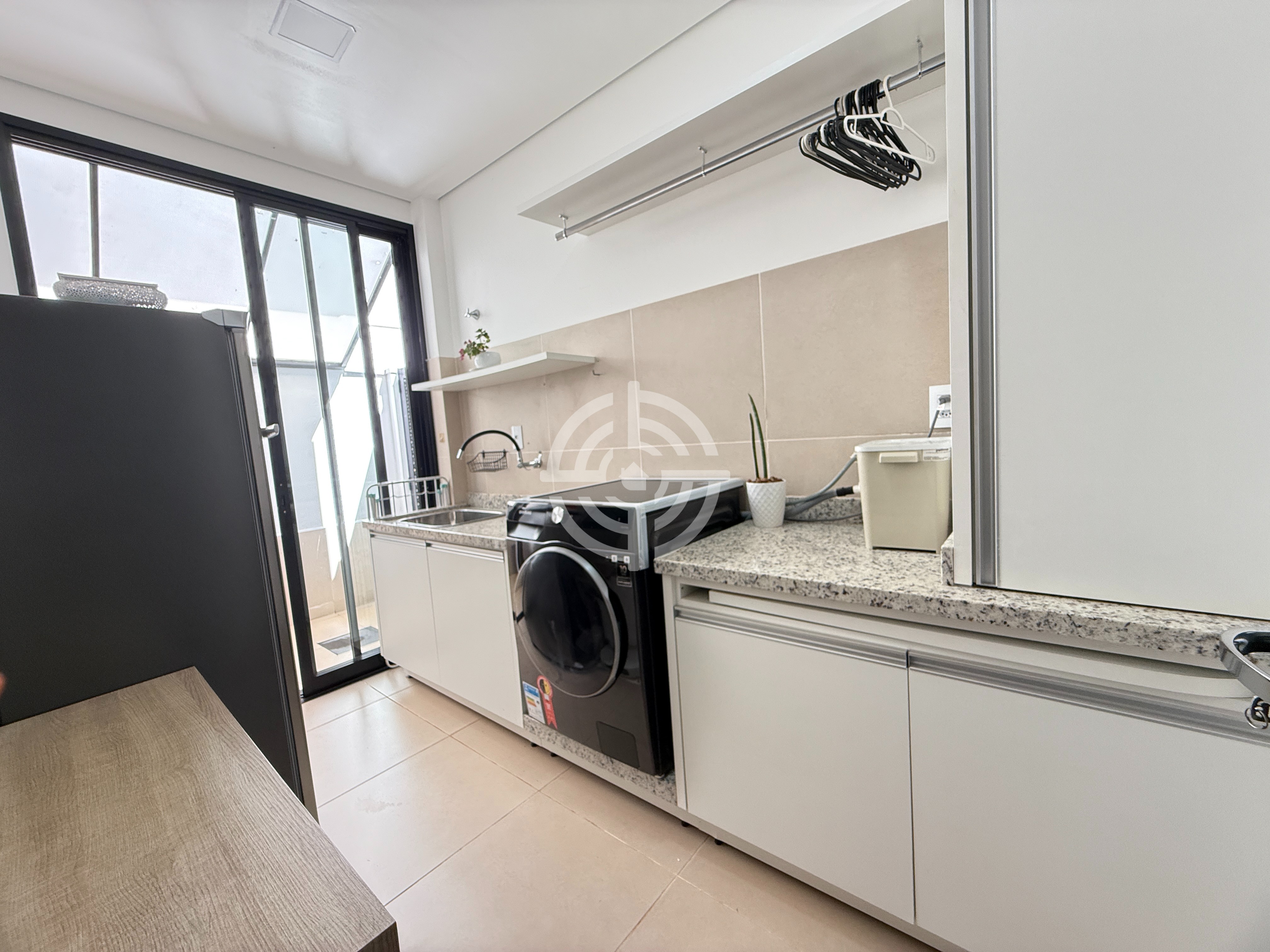 Casa com 3 suítes à venda, 244 m² por R$ 1.890.000 - Condomínio Arco de Paris - Foz do Iguaçu/PR