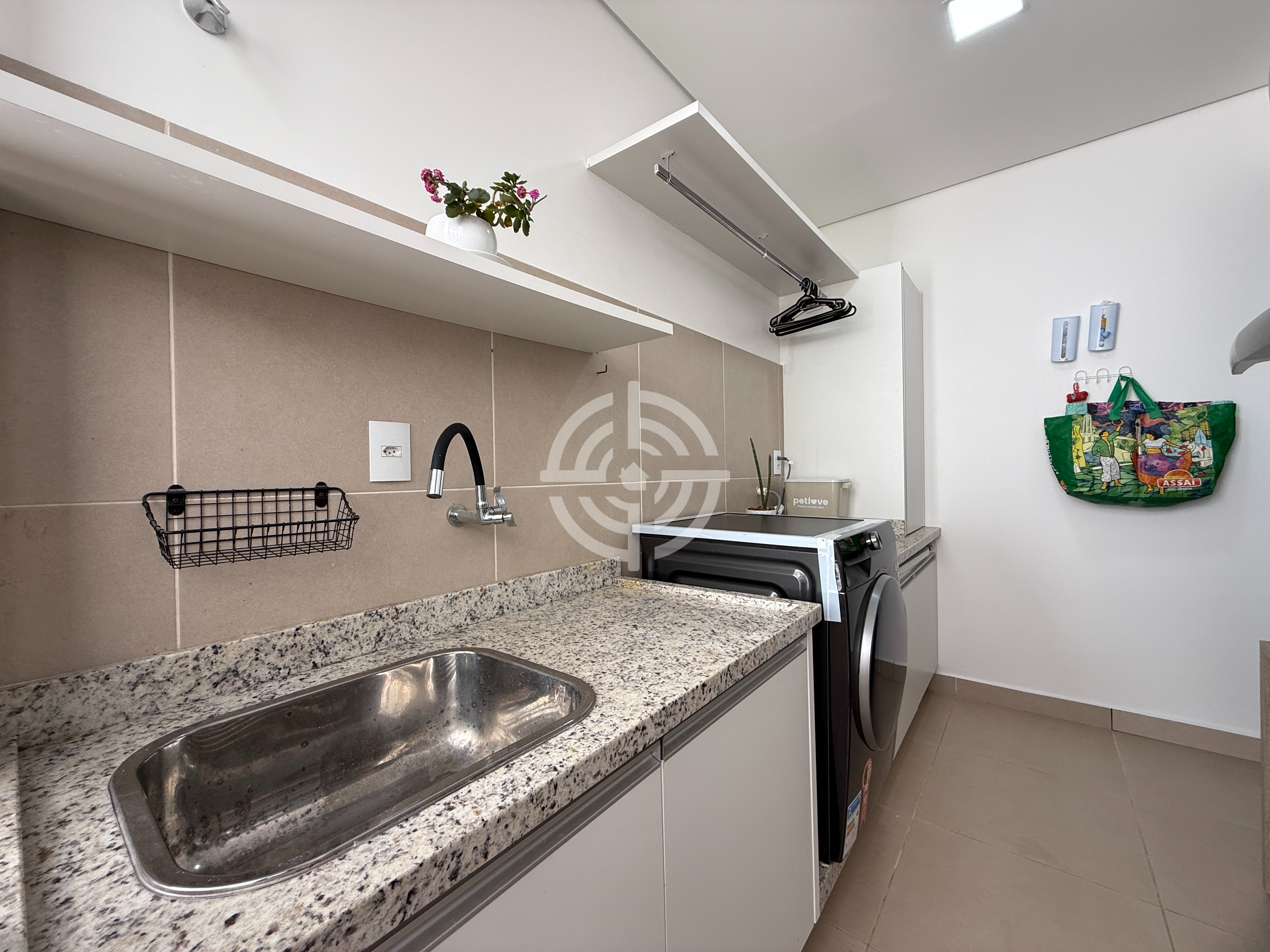Casa com 3 suítes à venda, 244 m² por R$ 1.890.000 - Condomínio Arco de Paris - Foz do Iguaçu/PR